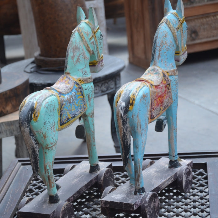 CABALLO CON RUEDAS MENTA