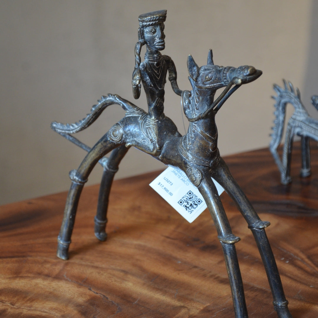 CABALLO CURVO CON JINETE