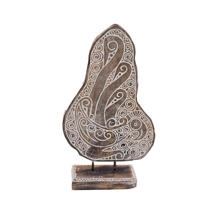 ESCULTURA DE MADERA IRREGULAR TALLADA