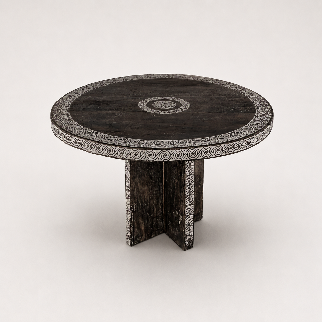 MESA COMEDOR PEQUEÑA TALLADA