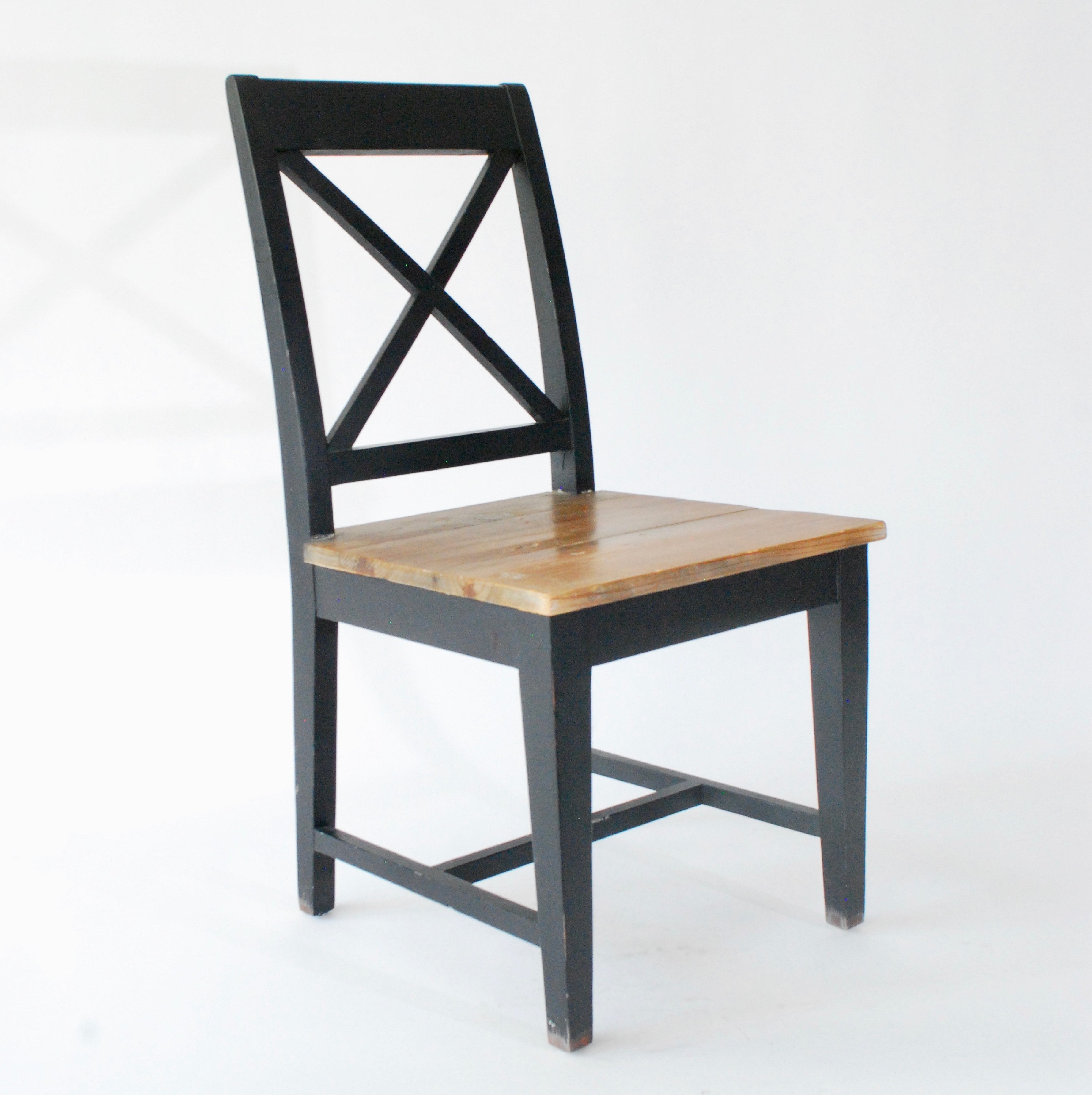 SILLA CON RESPALDO NEGRO