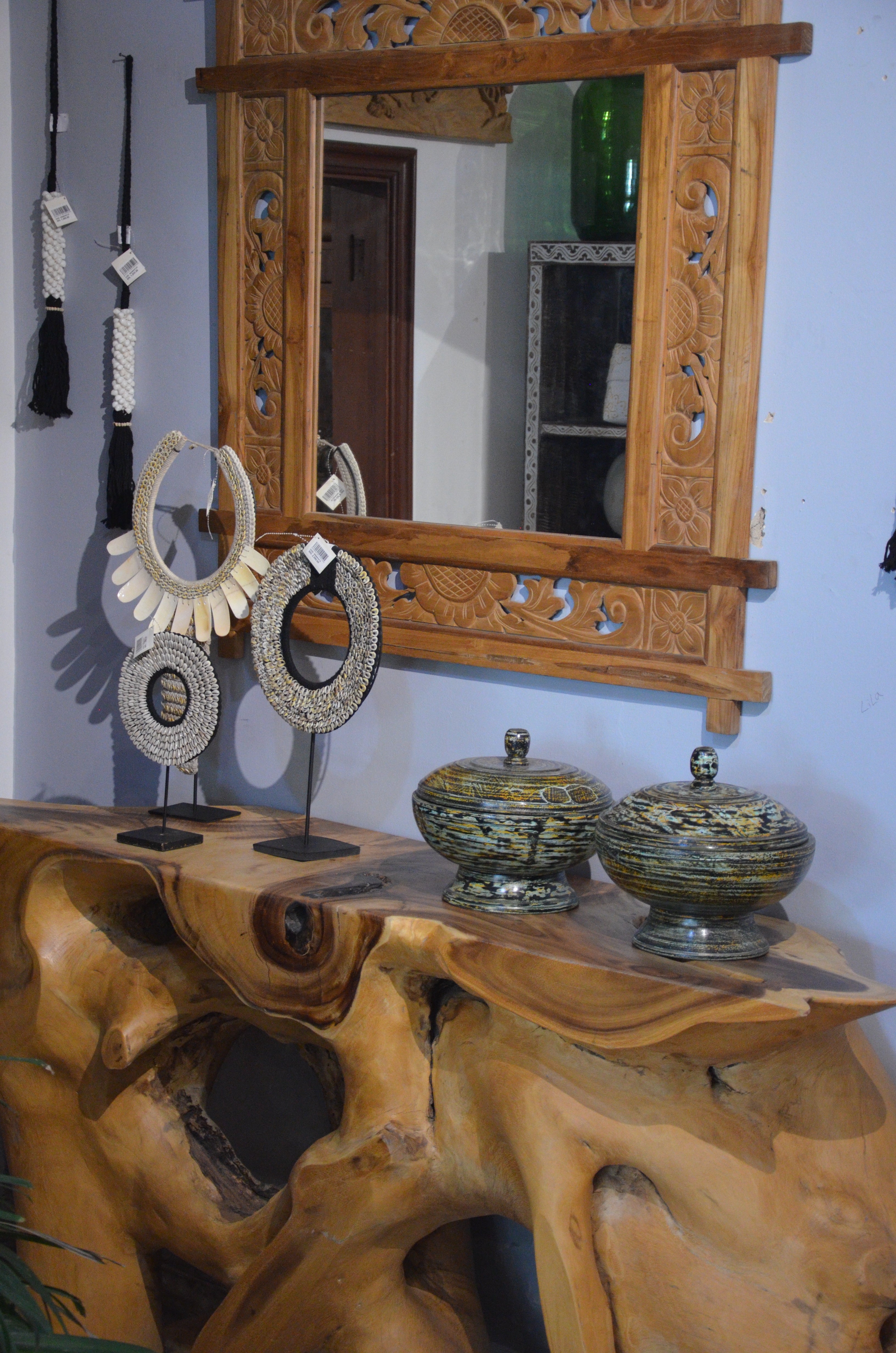 COLLAR CON CORBATIN DECORATIVO