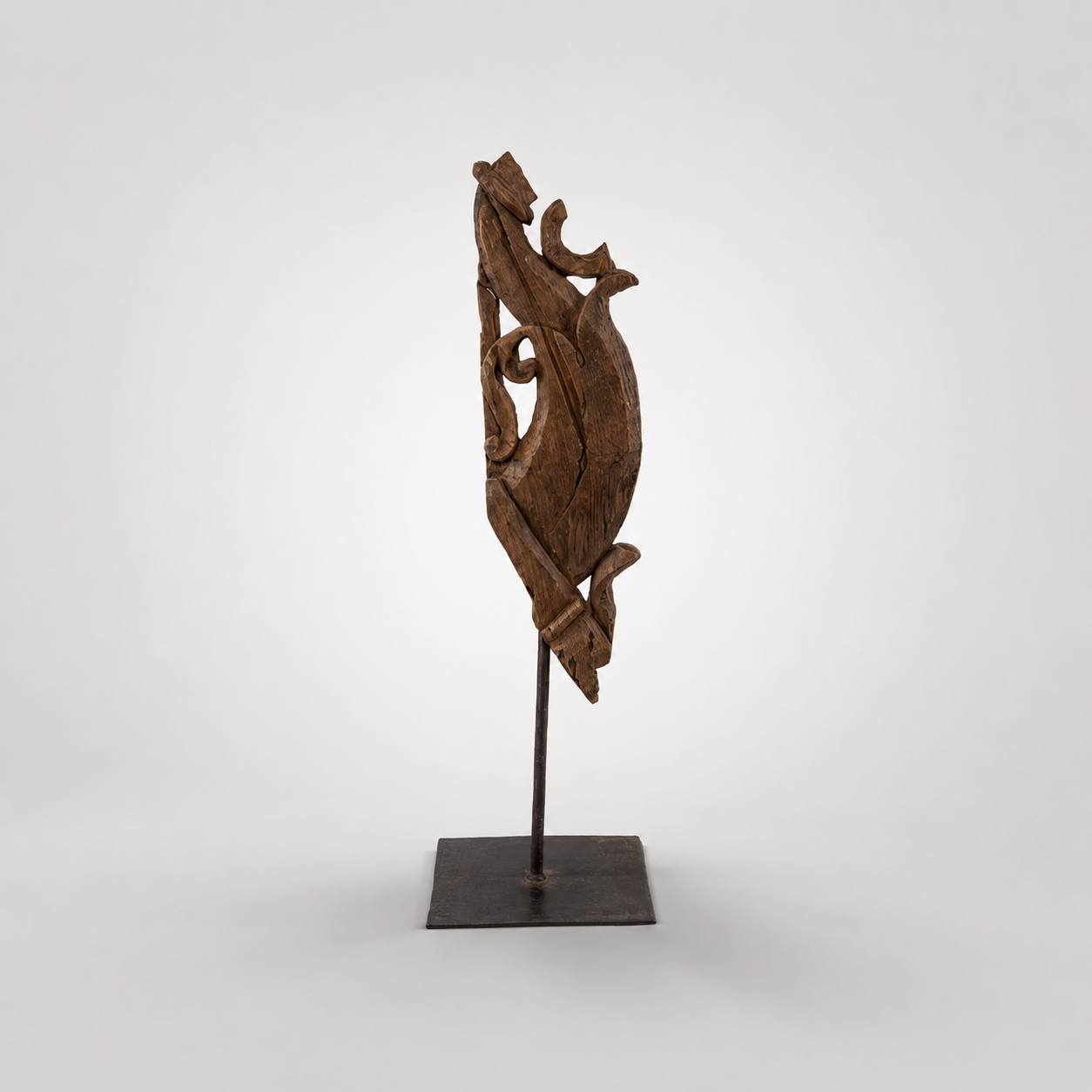 ESCULTURA DE MADERA IRREGULAR