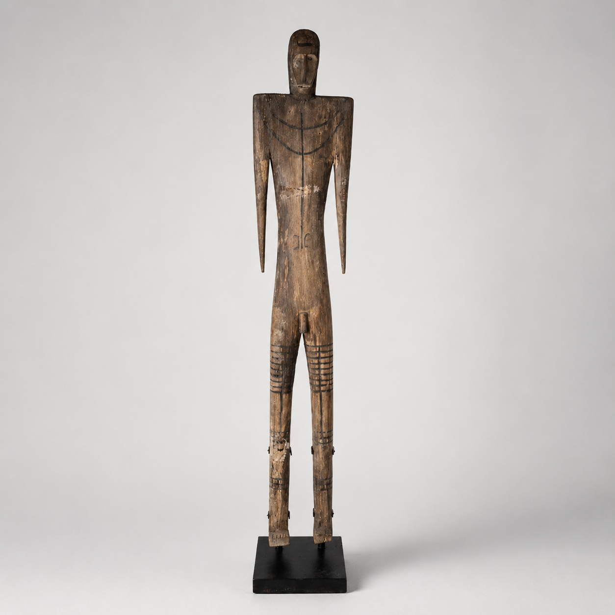 ESCULTURA MONO ALTO
