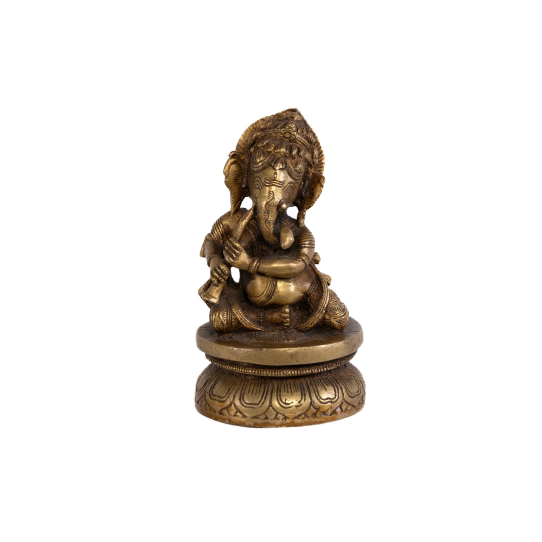 GANESH TOCANDO INSTRUMENTO