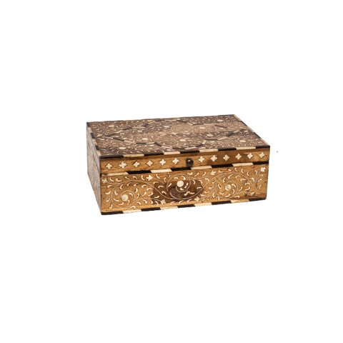 CAJA PEQUEÑA DE MADERA CON HUESO
