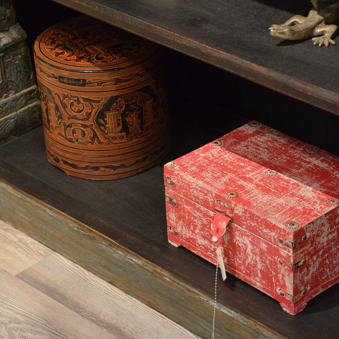 CAJA CON TAPA ROJA GRANDE