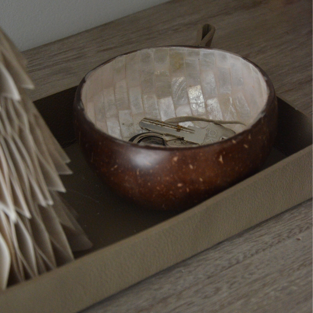 ALHAJERO DE COCO CON CONCHAS