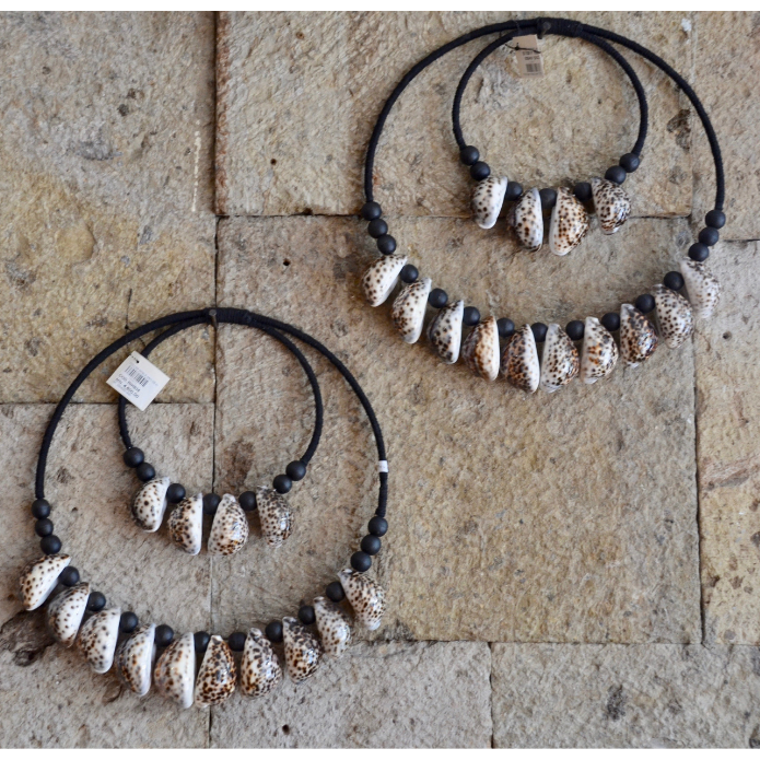 COLLAR DOBLE DE CONCHAS